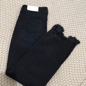 American Eagle Distressed Slim Straight Crop